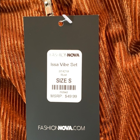 Fashion Nova “ Issa Vibe Set “ - Picture 3 of 3